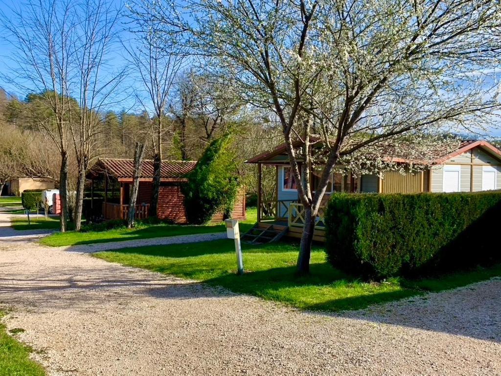 Camping Familial Paisible Avec Piscine, Mobil Home , Chalet, Studio & Emplacement Nue Casties-Labrande Dış mekan fotoğraf