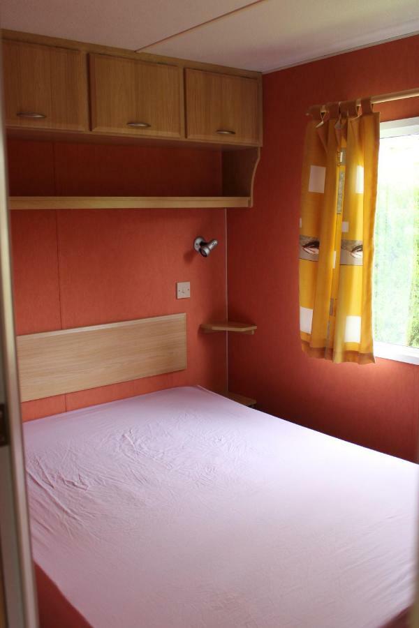 Camping Familial Paisible Avec Piscine, Mobil Home , Chalet, Studio & Emplacement Nue Casties-Labrande Dış mekan fotoğraf