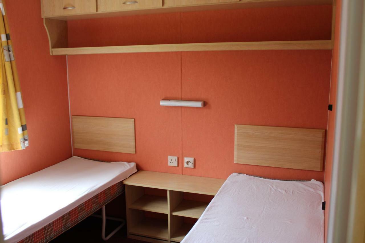 Camping Familial Paisible Avec Piscine, Mobil Home , Chalet, Studio & Emplacement Nue Casties-Labrande Dış mekan fotoğraf